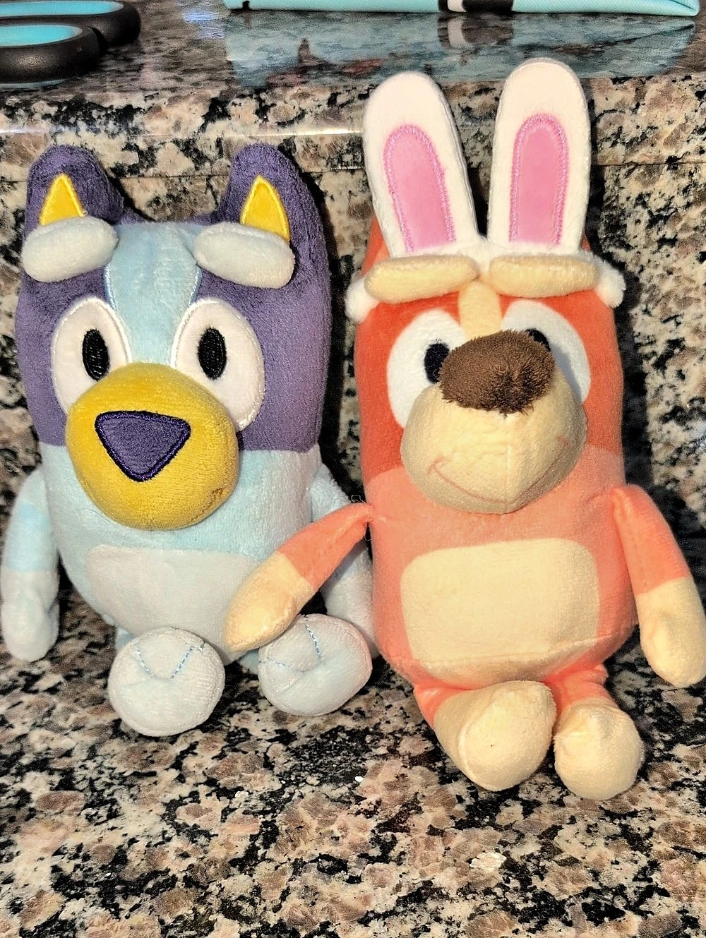 Moose Toys Bluey Plush and A Bingo Small Plush Backpack Charm